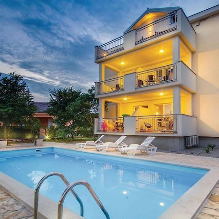 Beautiful Apartment In Pinezici With Wifi المظهر الخارجي الصورة