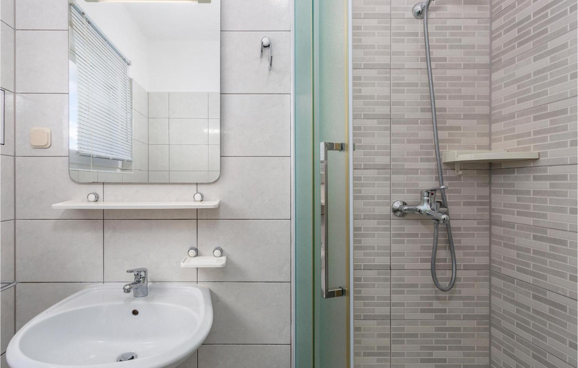 Beautiful Apartment In Pinezici With Wifi المظهر الخارجي الصورة