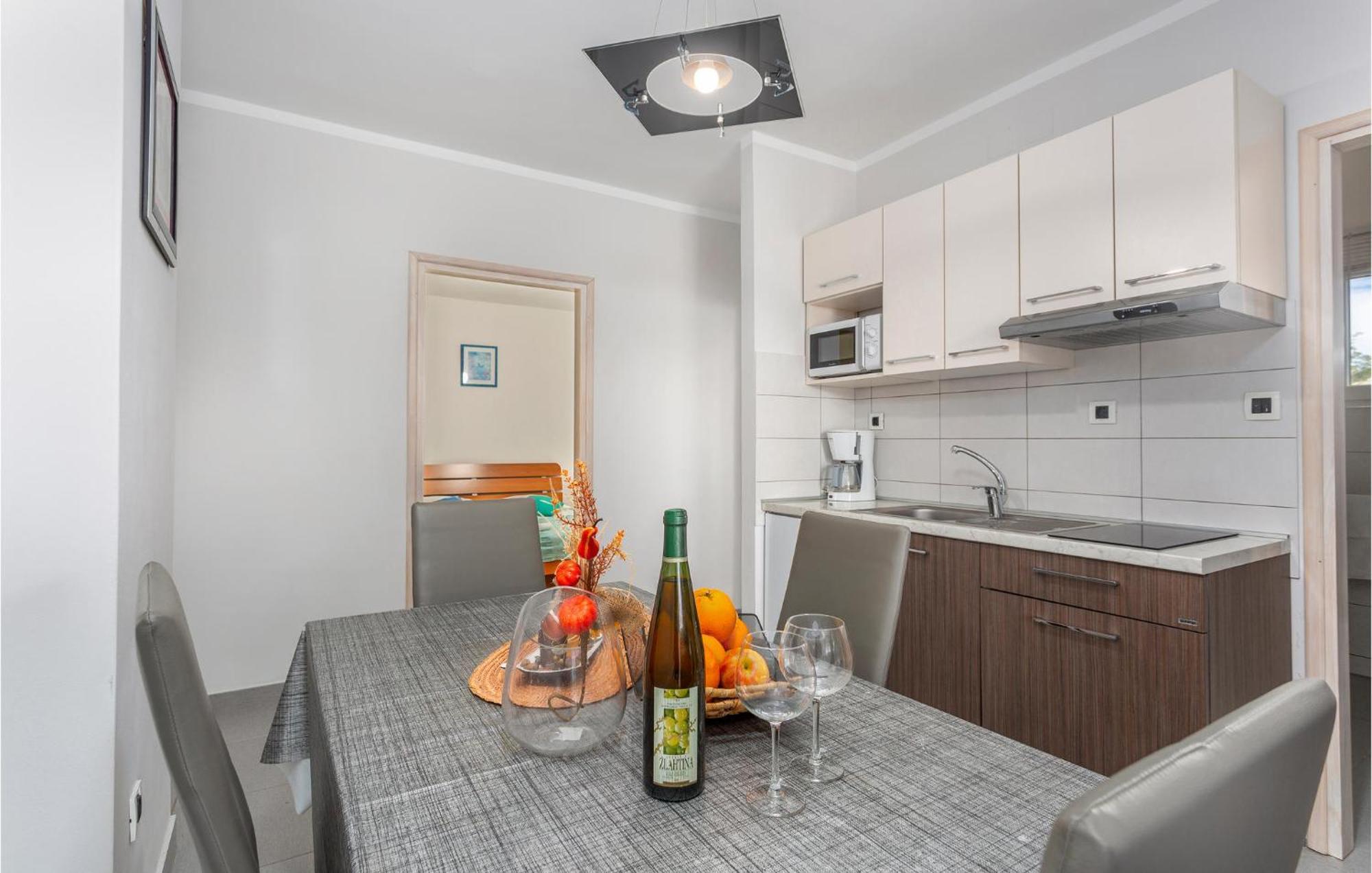 Beautiful Apartment In Pinezici With Wifi المظهر الخارجي الصورة