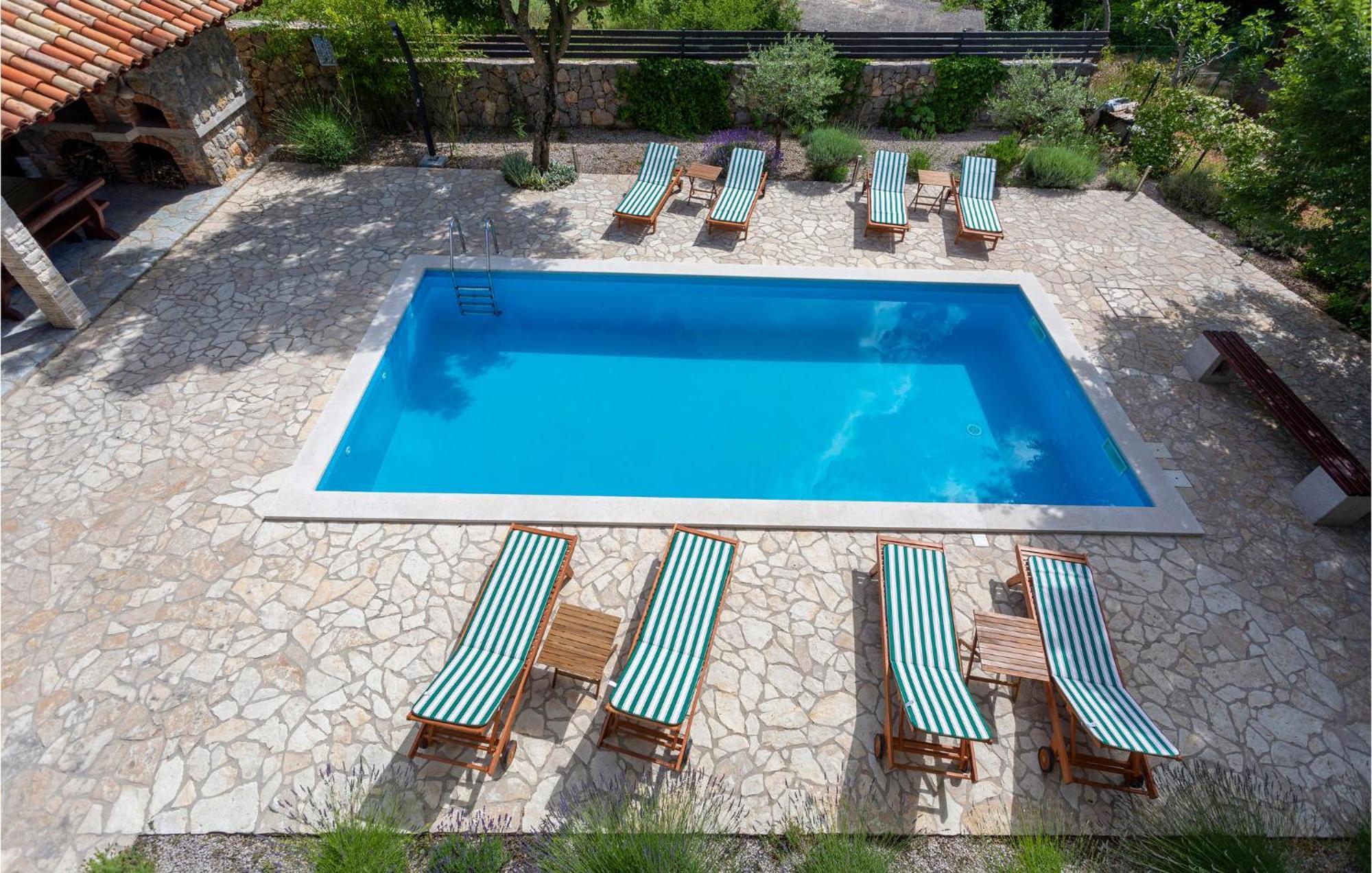 Beautiful Apartment In Pinezici With Wifi المظهر الخارجي الصورة