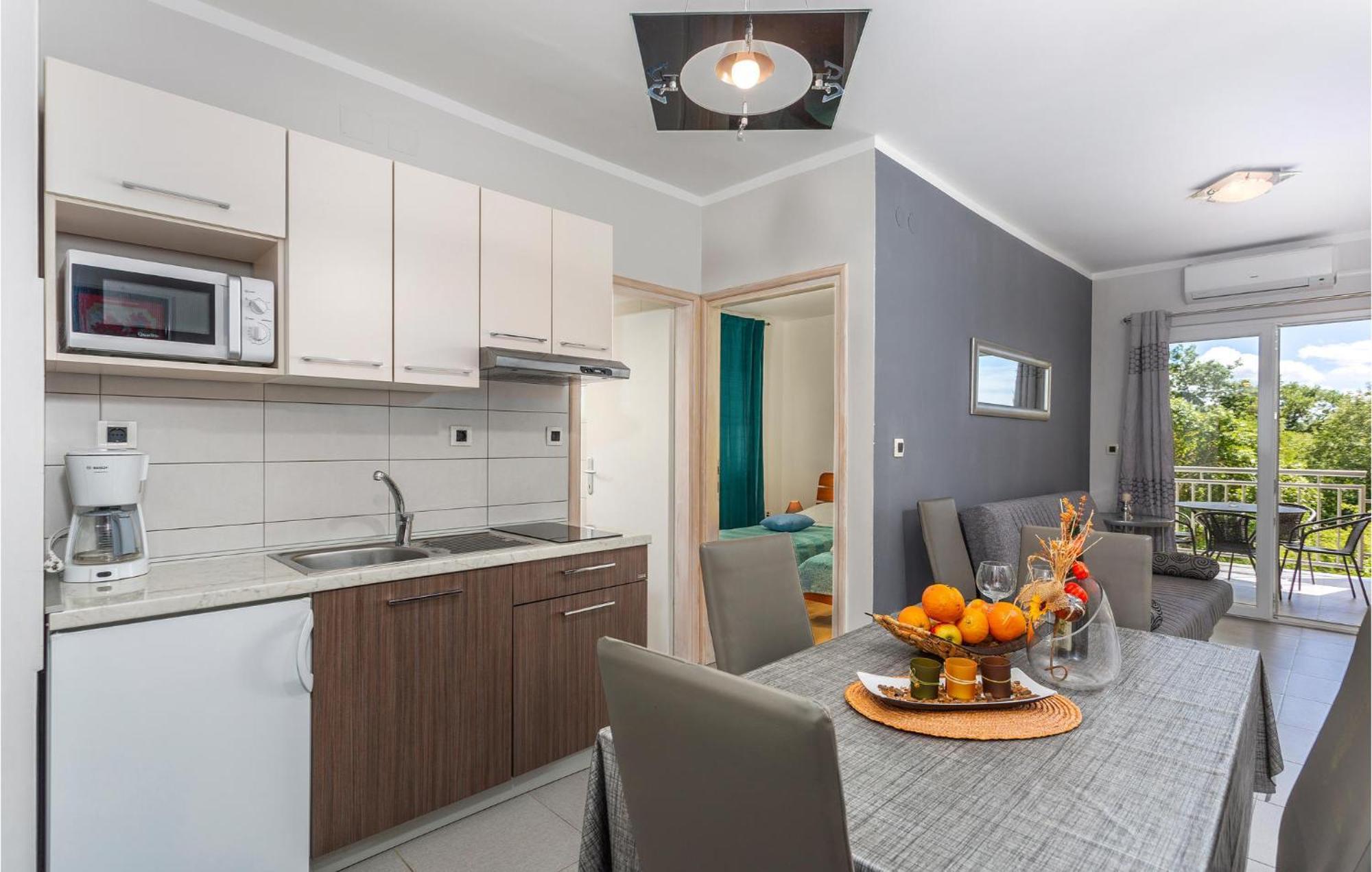 Beautiful Apartment In Pinezici With Wifi المظهر الخارجي الصورة