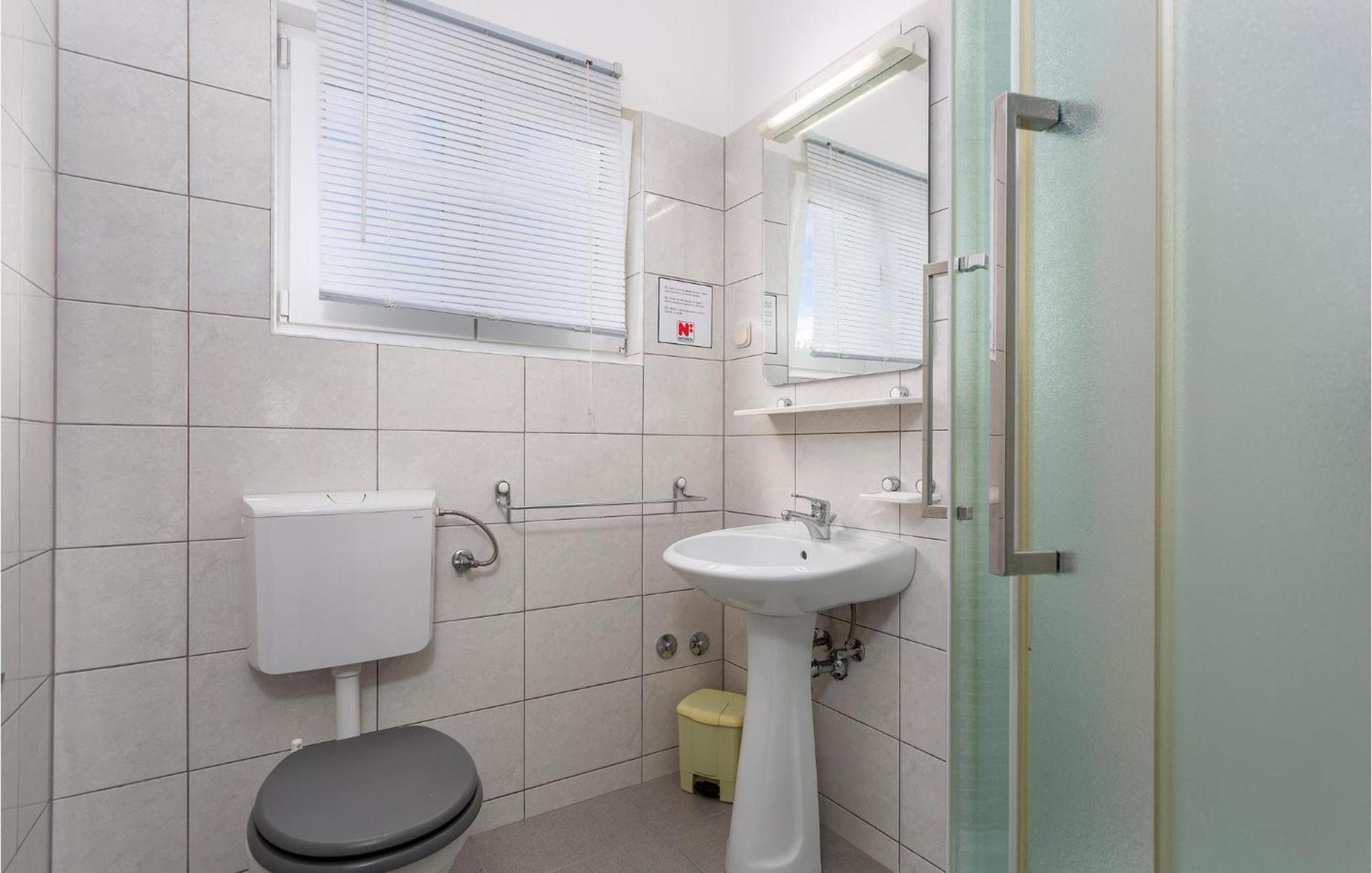 Beautiful Apartment In Pinezici With Wifi المظهر الخارجي الصورة
