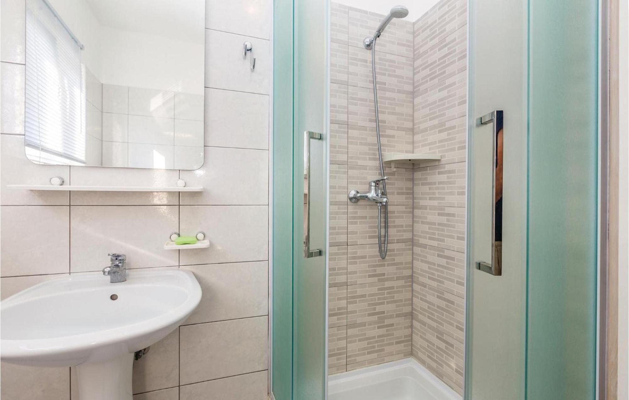 Beautiful Apartment In Pinezici With Wifi المظهر الخارجي الصورة